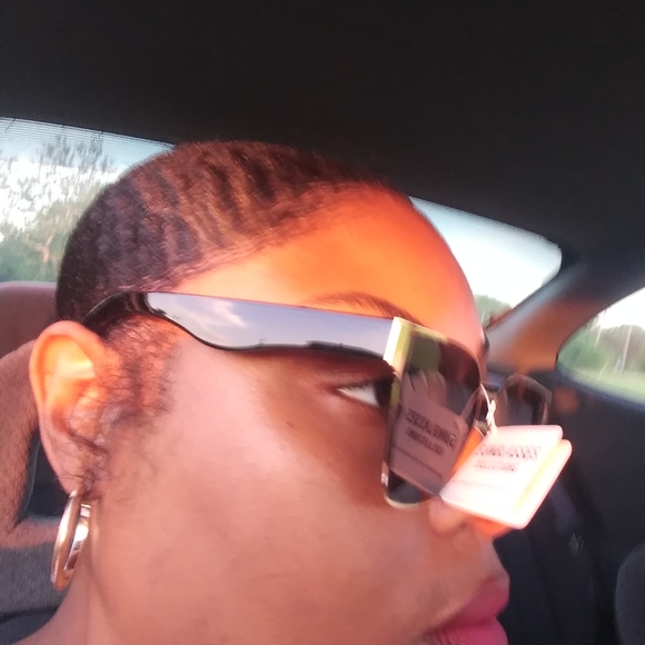 Sunglasses - Picture 5 of 7